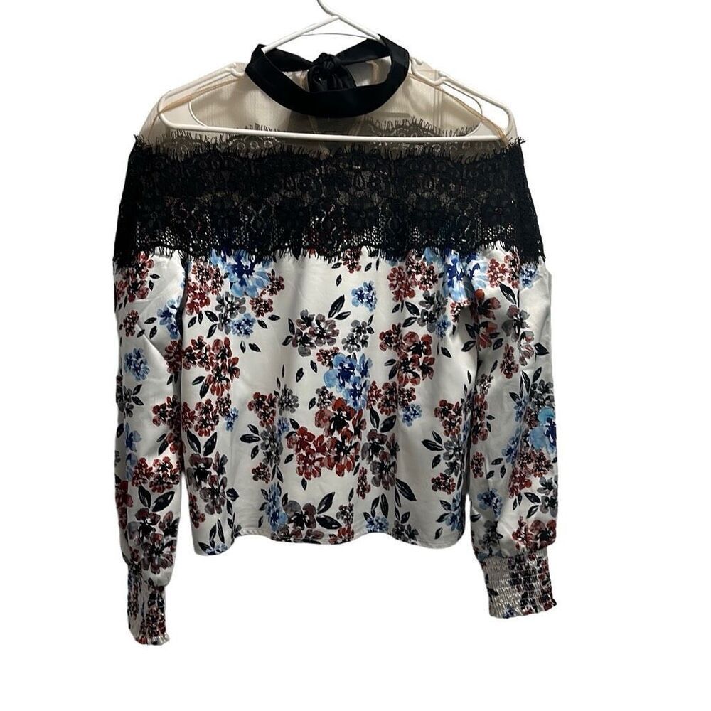 Women’s NBD Revolve White Floral Black Lace Blouse Sz:S - Picture 2 of 5